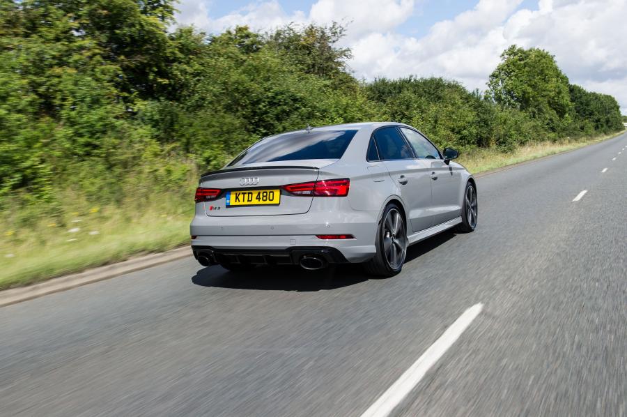  Audi RS3 Sedan (8V) 2017 года  (UK) (фото 24 из 40)